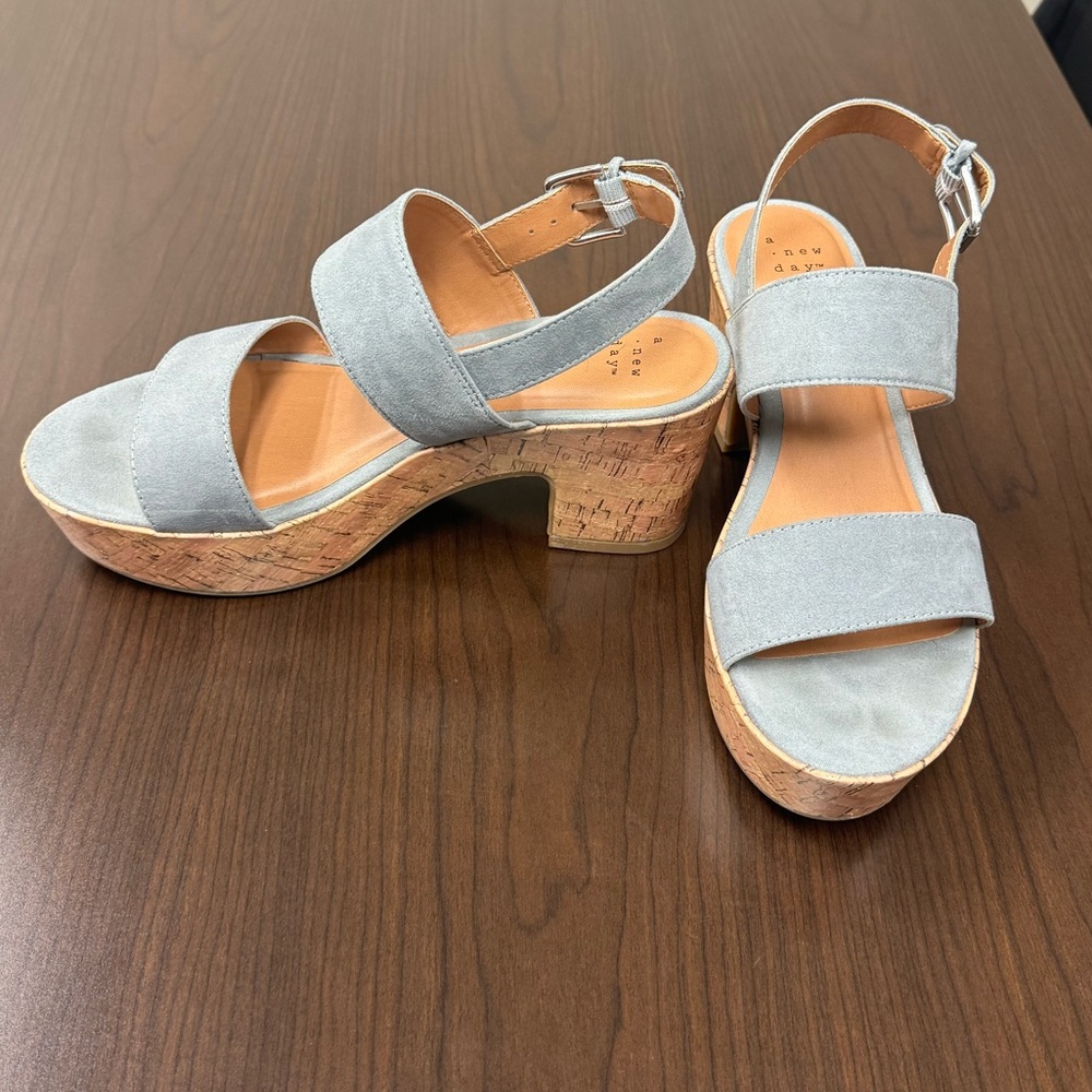 EUC Target A New Day Women’s Low Heel Open Toe Sandals size 7.5